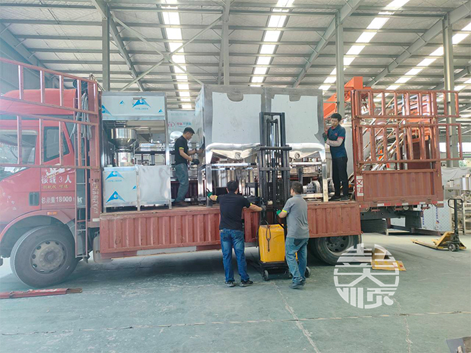 河南鹤壁冯老板订购的新款豆制品加工设备准备发货